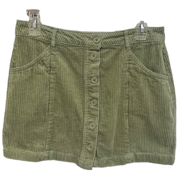 Forever 21 Woman’s 100% Cotton Sage Green Corduroy Mini Skirt w/Buttons-Large - Picture 2 of 11